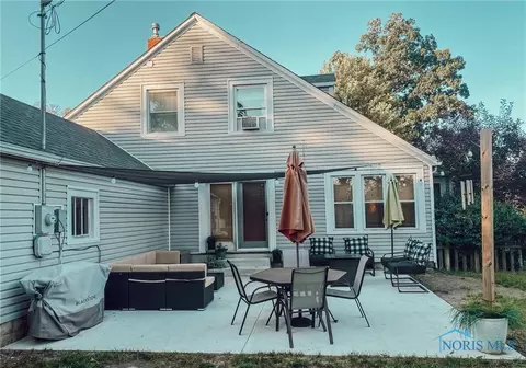 239 W Maple St, Deshler, OH 43516 photo 5
