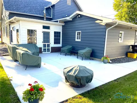 426 Vine St, Archbold, OH 43502 photo 3