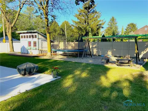 426 Vine St, Archbold, OH 43502 photo 4