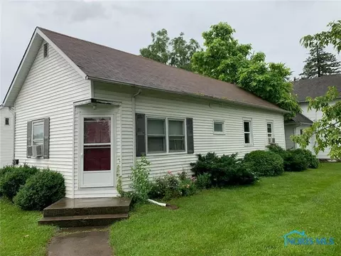 434 N Cherry St, Bryan, OH 43506 photo 1