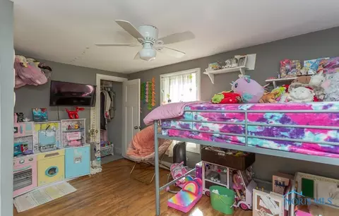 223 E Dudley St, Maumee, OH 43537 photo 16