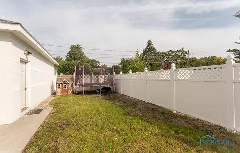 223 E Dudley St, Maumee, OH 43537 photo 27