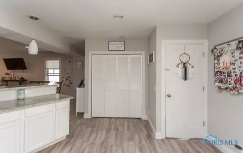 223 E Dudley St, Maumee, OH 43537 photo 13