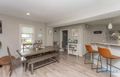 223 E Dudley St, Maumee, OH 43537 photo 7