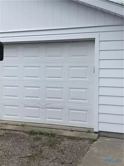 321 S Allen St, Bryan, OH 43506 photo 3