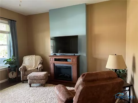 109 E River St, Antwerp, OH 45813 photo 5