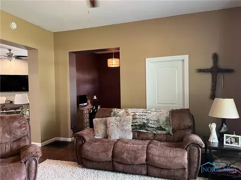 109 E River St, Antwerp, OH 45813 photo 7