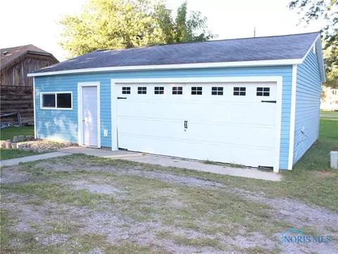 19 Liberty St, Leipsic, OH 45856 photo 3