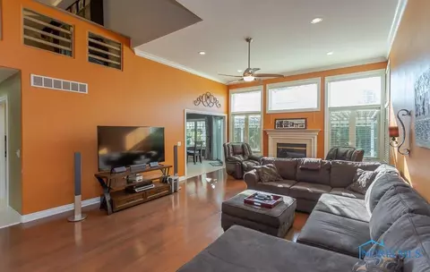 8943 White Eagle E, Sylvania, OH 43560 photo 13