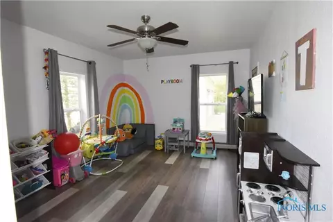 608 Cherry St, Genoa, OH 43430 photo 5