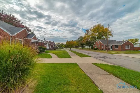 320 Ormond Dr, Toledo, OH 43608 photo 28