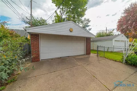 320 Ormond Dr, Toledo, OH 43608 photo 33