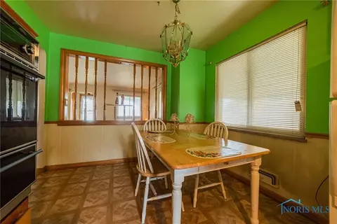 320 Ormond Dr, Toledo, OH 43608 photo 7