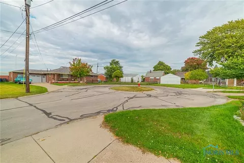 320 Ormond Dr, Toledo, OH 43608 photo 29
