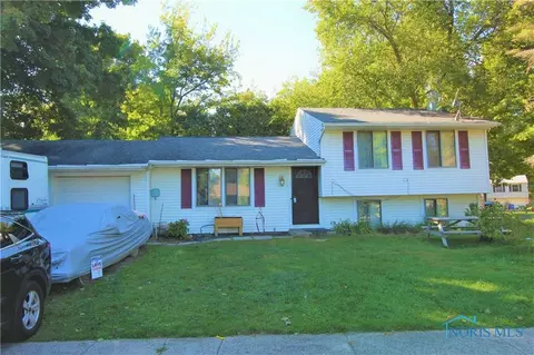 717 Nancy Dr, Toledo, OH 43607 photo 1
