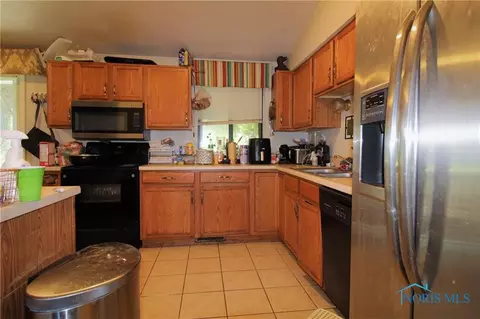 717 Nancy Dr, Toledo, OH 43607 photo 5