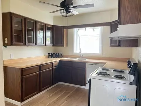 401 Fairview Dr, Bryan, OH 43506 photo 3