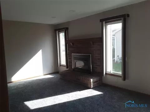 3741 Farmbrook Dr, Sylvania, OH 43560 photo 8