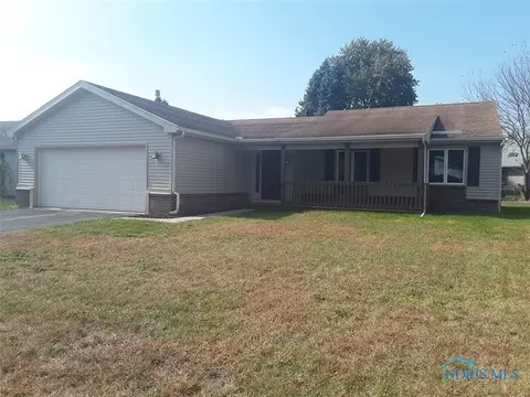 3741 Farmbrook Dr, Sylvania, OH 43560 photo 1