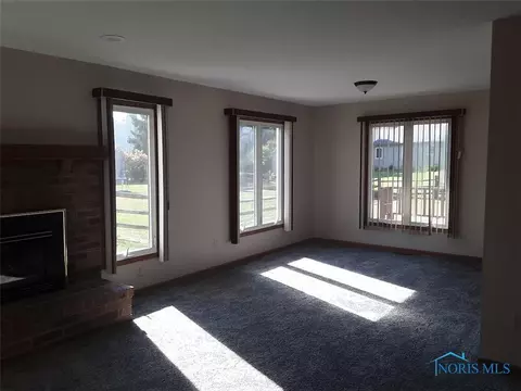 3741 Farmbrook Dr, Sylvania, OH 43560 photo 9
