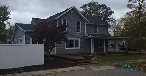 423 N Cherry St, Paulding, OH 45879 photo 2