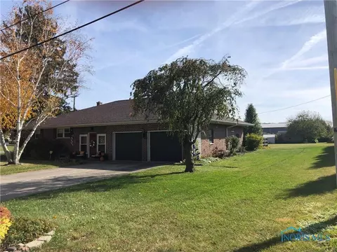 20 Crestview Dr, Tiffin, OH 44883 photo 2