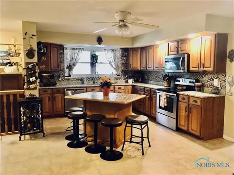 20 Crestview Dr, Tiffin, OH 44883 photo 9
