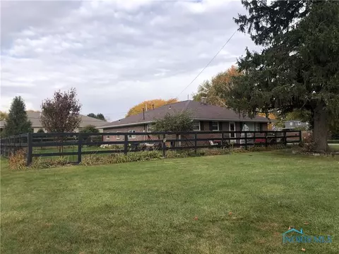 20 Crestview Dr, Tiffin, OH 44883 photo 4