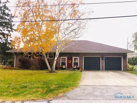 20 Crestview Dr, Tiffin, OH 44883 photo 1