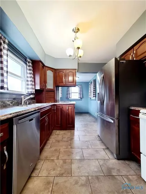 504 S Main St, Bryan, OH 43506 photo 10