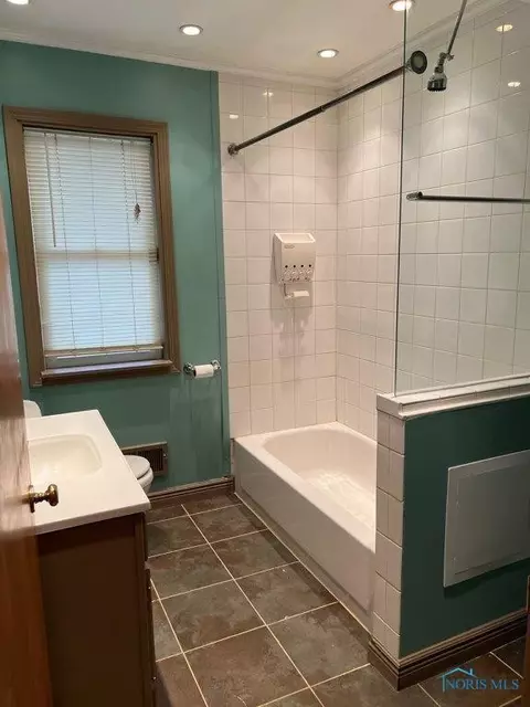 320 Rector Ave, Findlay, OH 45840 photo 8