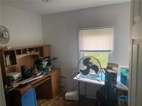 5855 Bryan Rd, Oregon, OH 43616 photo 6