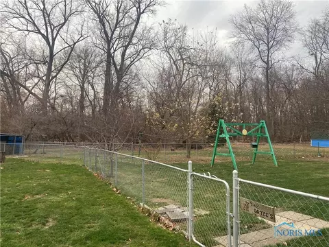 5855 Bryan Rd, Oregon, OH 43616 photo 10