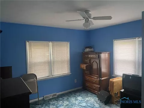 5855 Bryan Rd, Oregon, OH 43616 photo 8