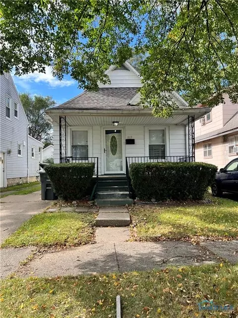 813 Evesham Ave, Toledo, OH 43607 photo 1