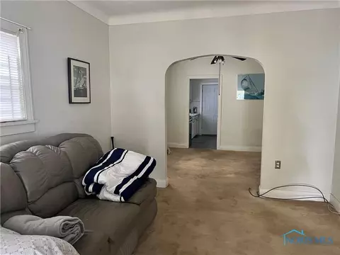 813 Evesham Ave, Toledo, OH 43607 photo 3