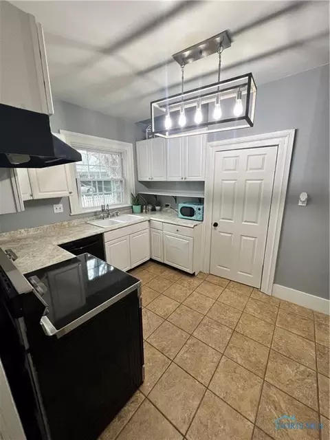 409 E William St, Maumee, OH 43537 photo 5