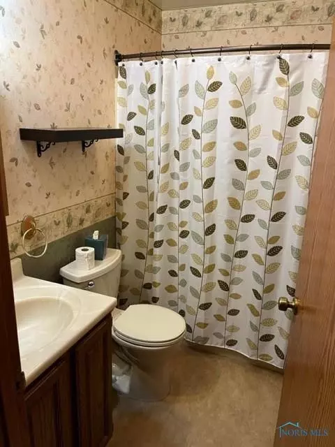 450 W Main St, Delta, OH 43515 photo 17