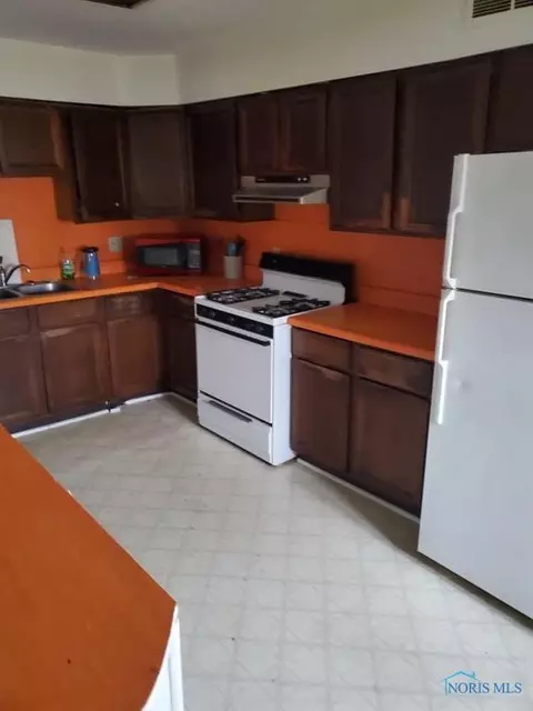 122 S Keyser St, Holgate, OH 43527 photo 3