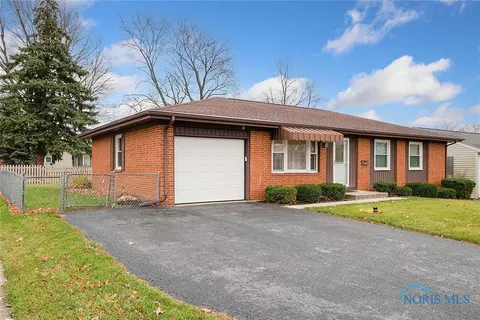 2713 Eton Pl, Findlay, OH 45840 photo 2