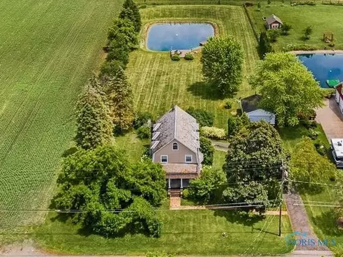 24264 W River Rd, Perrysburg, OH 43551