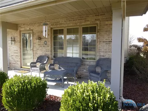 303 Primrose Ln, Archbold, OH 43502 photo 4