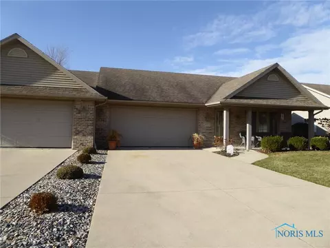 303 Primrose Ln, Archbold, OH 43502 photo 2