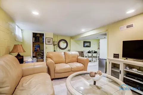 429 Darrow Ave, Toledo, OH 43607 photo 26