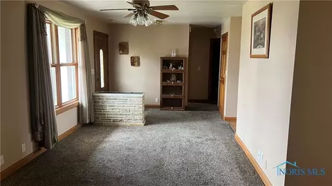 105 E Oak St, Payne, OH 45880 photo 7