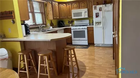 105 E Oak St, Payne, OH 45880 photo 9