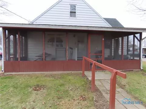 861 E Mulberry St, Bryan, OH 43506 photo 3