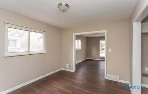 1930 Perth St, Toledo, OH 43607 photo 9