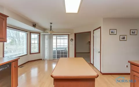 4300 Stable Path Dr, Maumee, OH 43537 photo 6