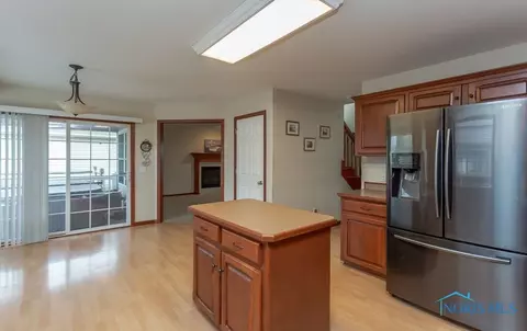 4300 Stable Path Dr, Maumee, OH 43537 photo 7